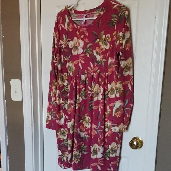 Watermelon Dresses & Skirts - Floral Long Sleeve Dress With Pockets SIZE LARGE